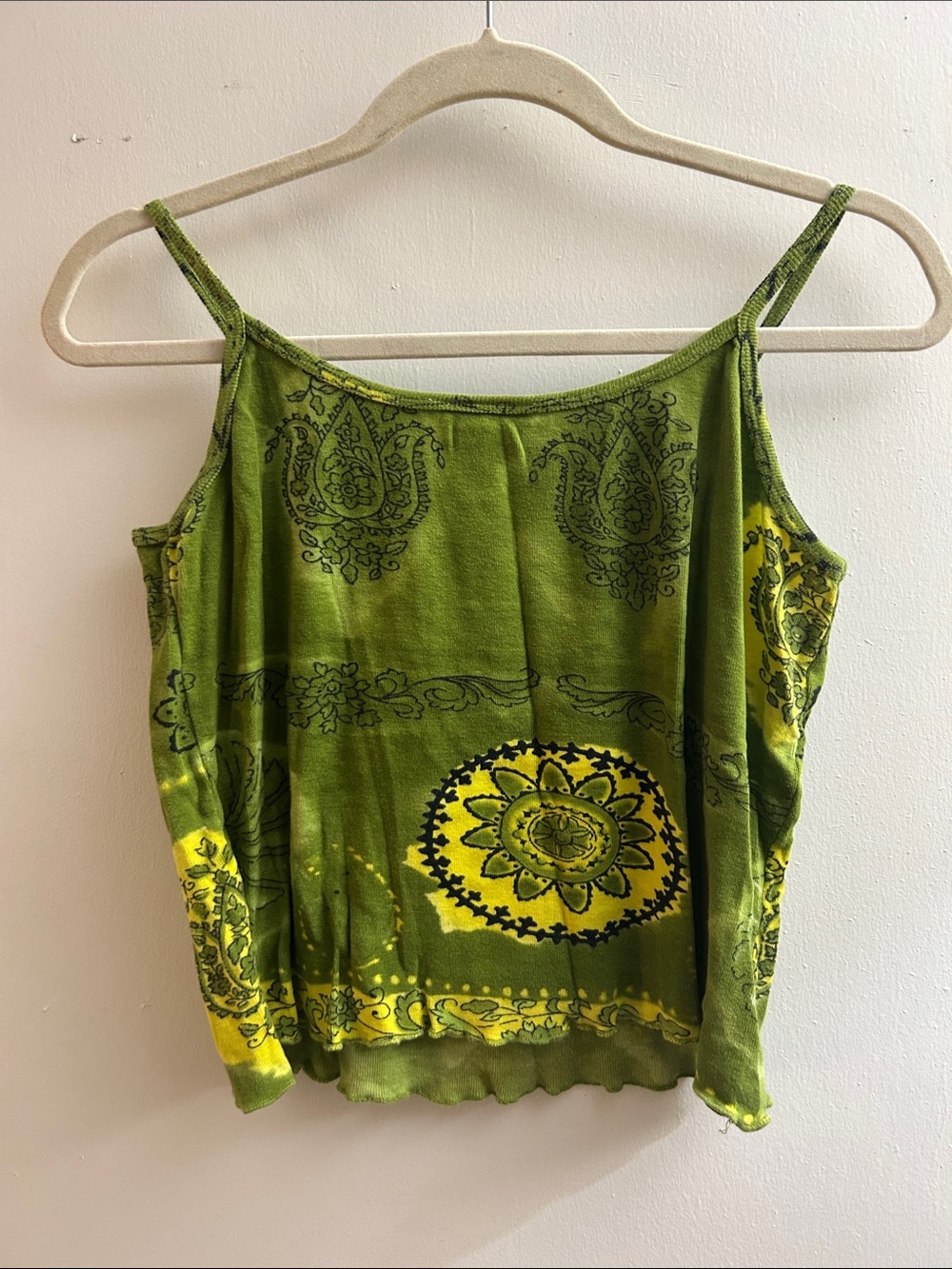 Boho Green Medallion Embroidered Cropped Tank - Picture 4 of 4